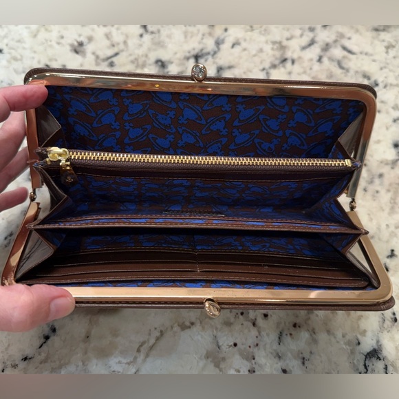 Vivienne Westwood EUC Brown Leather Long Wallet w/Kiss Lock and Gold Logo - Picture 3 of 7